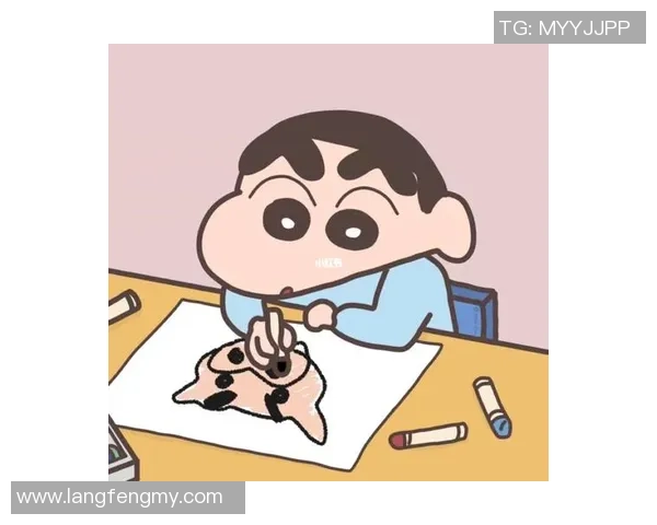 小新头像中的足球明星女生展现青春活力与运动魅力
