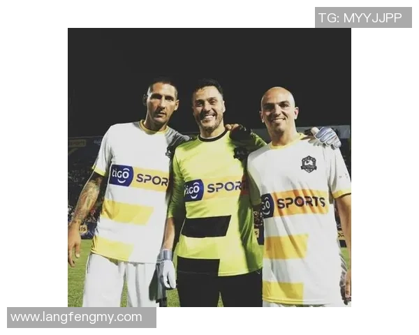 转身足球明星名字全解析与他们的传奇故事分享