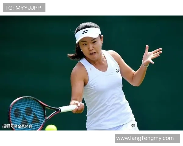 足球明星朱琳精彩瞬间全景展示与个人风采图片合集